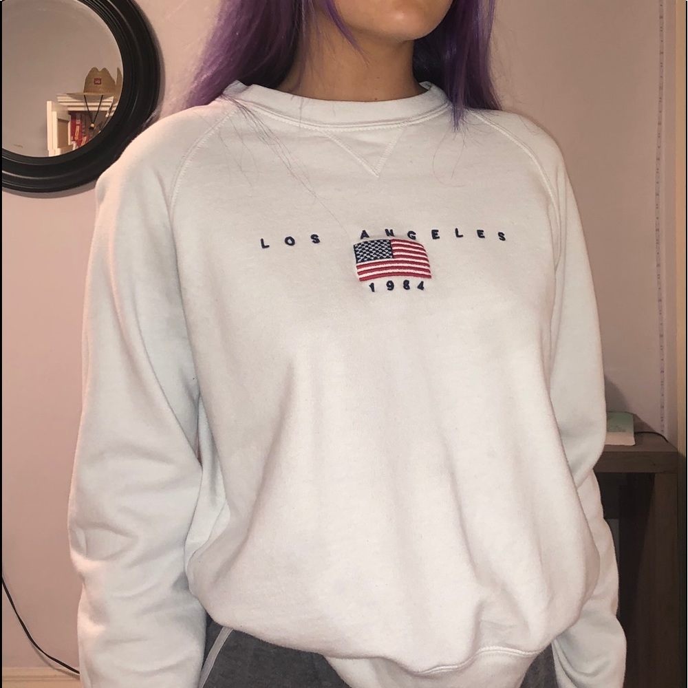 Brandy Melville Los Angeles crew neck sweatshirt!